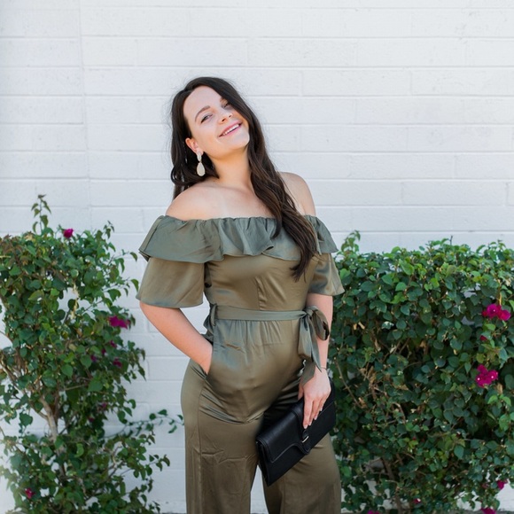 Everly olive jumpsuit - Picture 6 of 8
